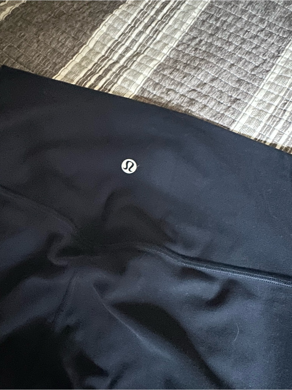 lululemon athletica women’s align navy blue bike shorts